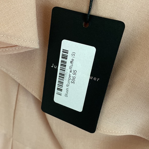 Adorable One Shoulder Romper NWT - Picture 9 of 16